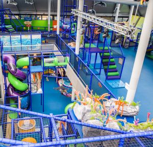 Multi-Level Kletterstruktur im Playworld Wienv